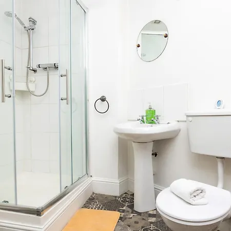 Super 3bed 1,5bath In - Sleeps 7 Apartman