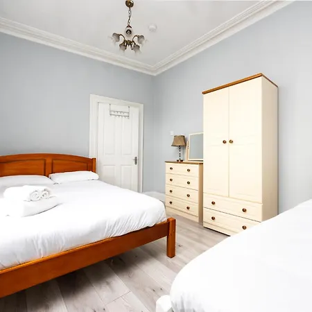 Super 3bed 1,5bath In - Sleeps 7 アパート ダブリン